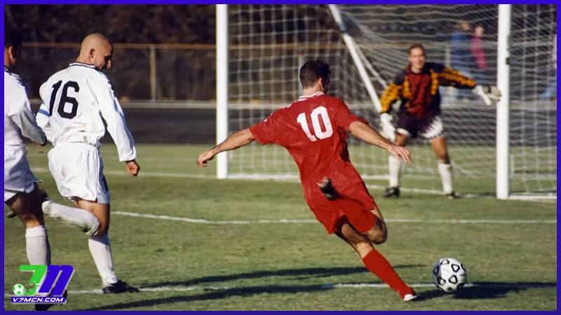 Tiền đạo ảo là gì? Tìm hiểu vai trò và những cái tên làm nên lịch sử 1 Tìm hiểu khái niệm tiền đạo ảo là gì?