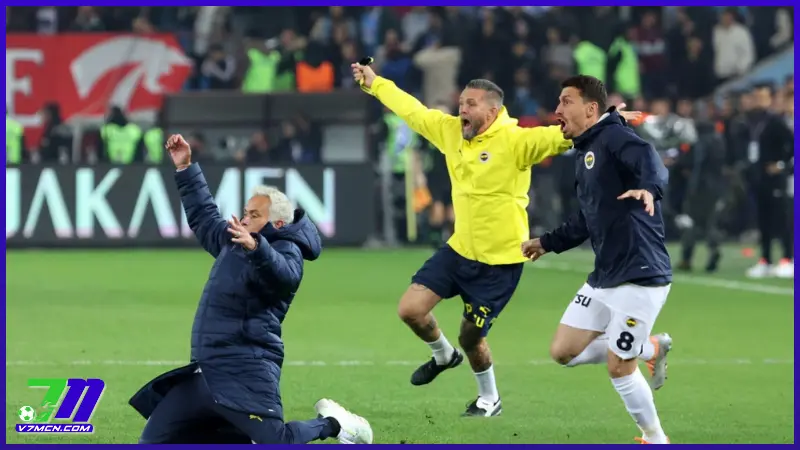 Fenerbahçe: Lịch sử hào hùng và phong cách chơi đậm chất chiến đấu 2 Jose Mourinho và Fenerbahçe: Sự kết hợp đầy hứa hẹn