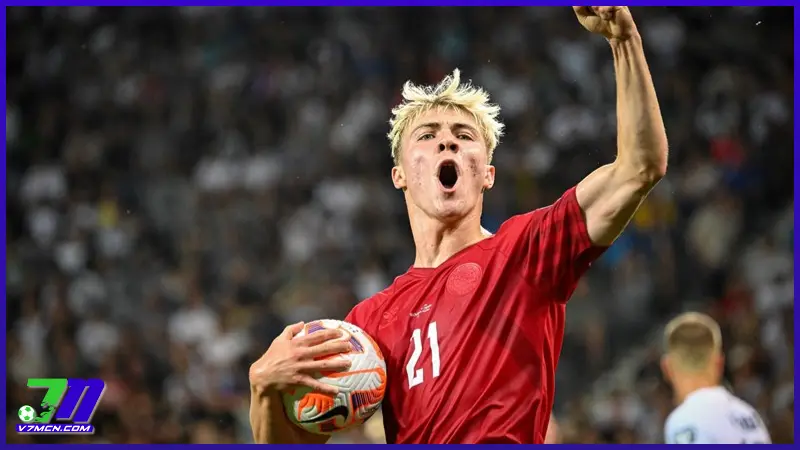 Rasmus Hojlund - Cầu thủ trẻ xuất sắc người Đan Mạch 1 Tiểu sử cầu thủ Rasmus Hojlund